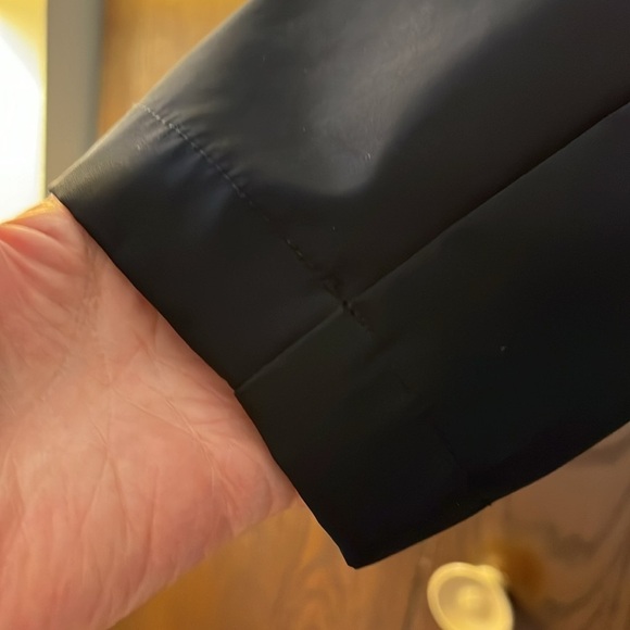 Mondetta long sleeved navy blue outdoor project windbreaker jacket. Size Medium - Picture 5 of 14